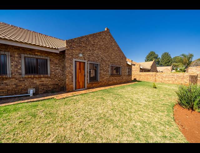 3 BEDROOM TOWNHOUSE FOR SALE IN RAND COLLIERIES